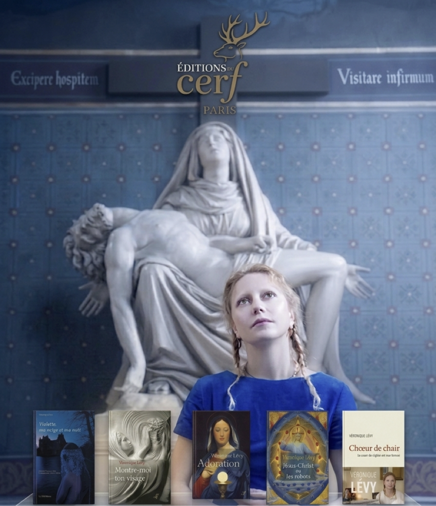 veronique-levy-auteure-portrait-Revol-cerf Portrait de Véronique Lévy, auteure aux Éditions du Cerf, posant devant une sculpture de la Piéta. Au premier plan sont présentés ses livres : Violette, ma neige et ma nuit ; Montre-moi ton visage ; Adoration ; Jésus-Christ ou les robots ; et Chœur de chair.